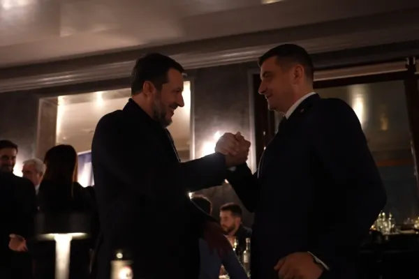George Simion, discurs în italiană, la Florența: a atras simpatia suveraniștilor europeni prezenți la eveniment și a vicepremierului Matteo Salvini