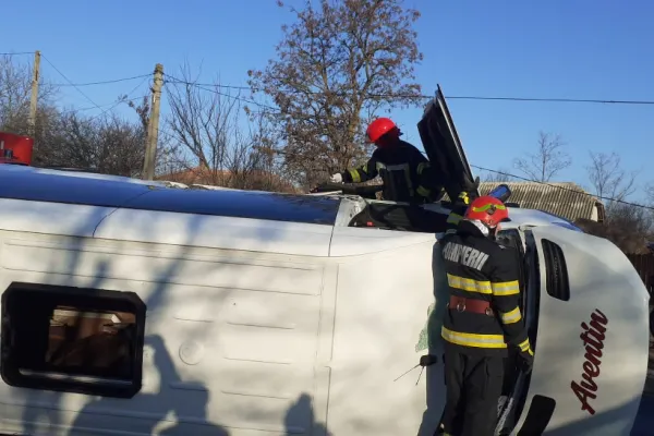 Accident grav, în Constanța: impact violent între un tractor și un microbuz cu pasageri - o victimă