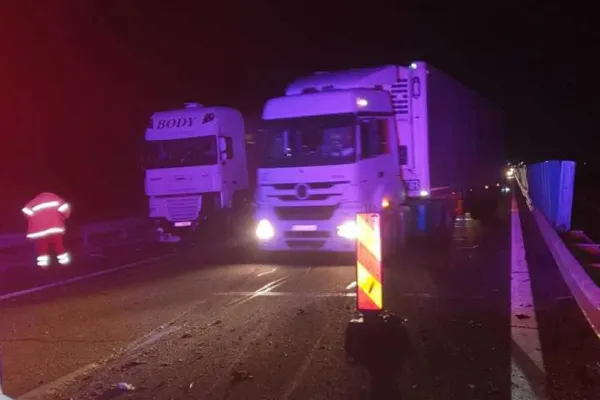 Accident teribil între două TIR-uri pe Autostrada Soarelui - Un bărbat a fost grav rănit