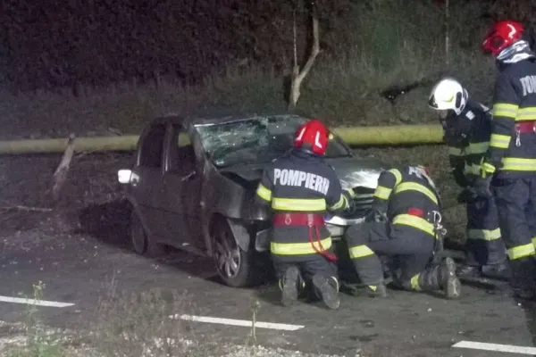 Accident grav în Petroșani: 3 VICTIME, printre care și un copil de 7 ani, după coliziunea violentă a două mașini