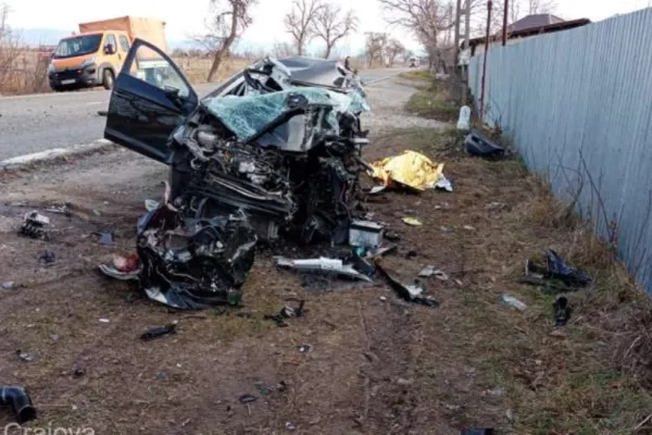 Accident grav în Gorj - Șoferul unui autoturism a murit pe loc în urma unei coliziuni cu un autocamion