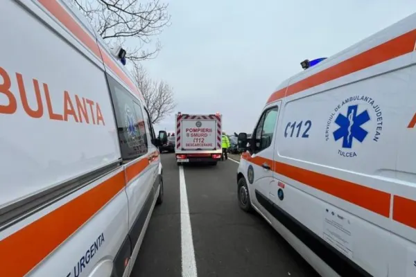 Accident straniu în Caransebeș - Un cap de tractor a căzut de pe un pod - Șoferul a avut nevoie de manevre de resuscitare