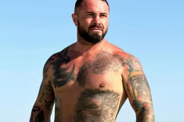 Campionul mondial la MMA Alin Chirilă a fost reținut de polițiști după ce a răpit și bătut un bărbat, în Galați