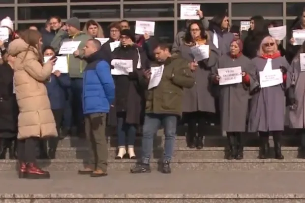 PROTESTE în justiție! Instanțele sunt BLOCATE de greva grefierilor