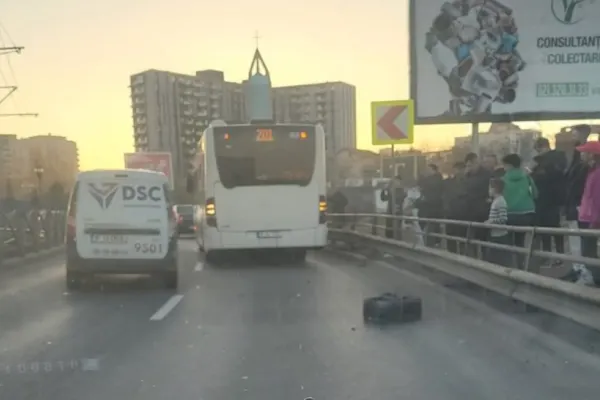 Circulația tramvaiului 41, blocată. Un accident s-a produs pe Șoseaua Virtuții, la Pod Ciurel