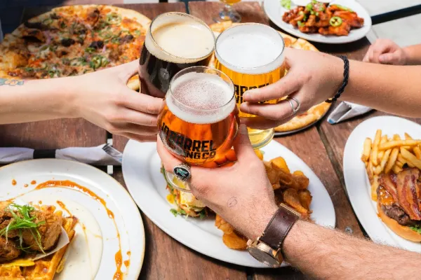 Berea fără alcool, o adevărată bombă cu ceas pentru sănătate! Unde se ascunde pericolul