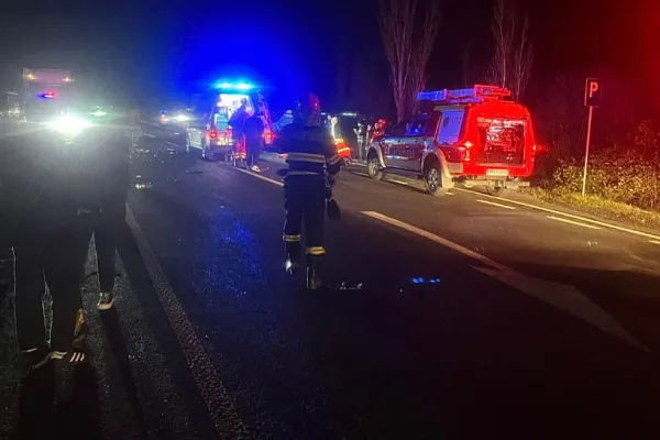 Accident grav cu 3 victime, în Timiș. A fost implicat și un autocar cu 52 de oameni la bord