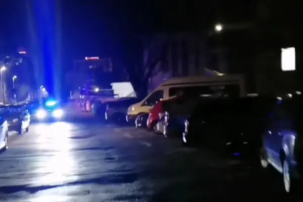 O tânără de 16 ani, aflată la volan, le-a dat bătăi de cap polițiștilor. Urmărire ca-n filme printre blocuri, la Sibiu