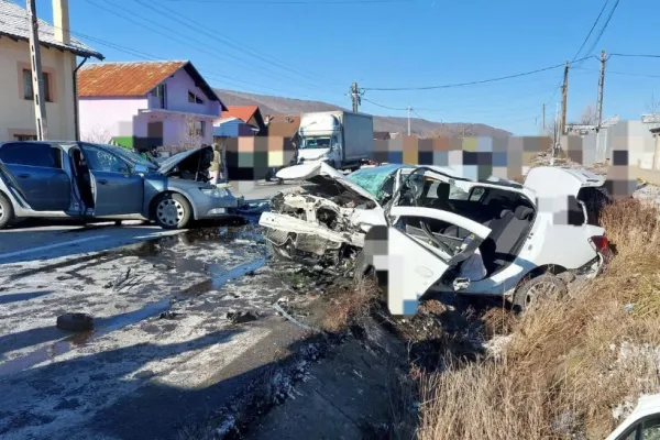 Directorul aeroportului din Sibiu, implicat într-un accident mortal la Drăganu, judeţul Argeş. Bărbatul ar fi adormit la volan