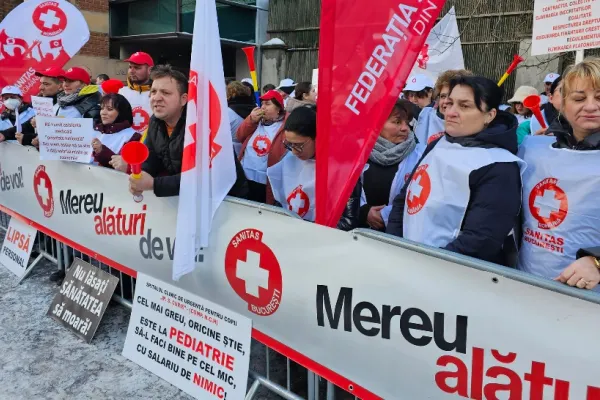 Protestele se extind: angajații din Sănătate amenință cu greva GENERALĂ. Și cei din primării sunt nemulțumiți de salarii