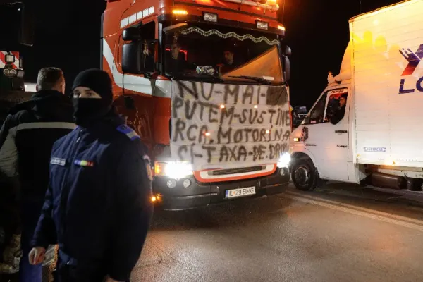 Protestele continuă. Fermierii şi transportatorii cer aviz pentru a manifesta în Piaţa Victoriei: solicitare pentru 50.000 de persoane