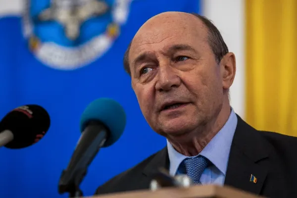 Noi detalii despre starea de sănătate a lui Traian Băsescu: vorbește cu dificultate, are nevoie de mască de oxigen. „Ne-a luat și pe noi prin surprindere această evoluție“