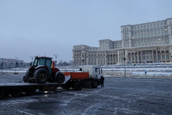 Mutarea lui Nicușor Dan după eșecul oamenilor lui Șoșoacă: ce se întâmplă cu protestul cu un tractor din Piața Constituției?