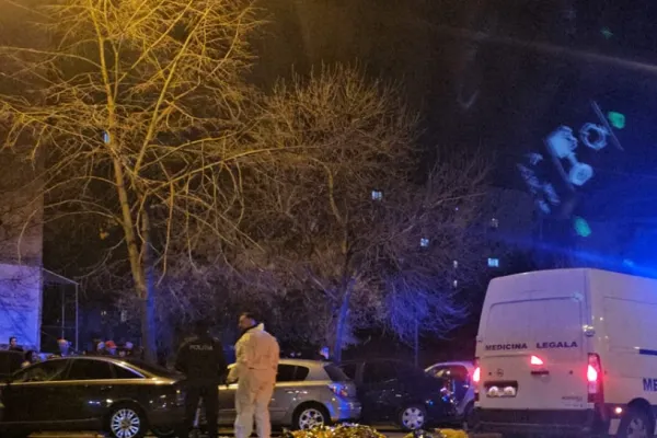 Accident groaznic în București. Un bărbat si câinele său au murit după ce au fost spulberați de un motociclist