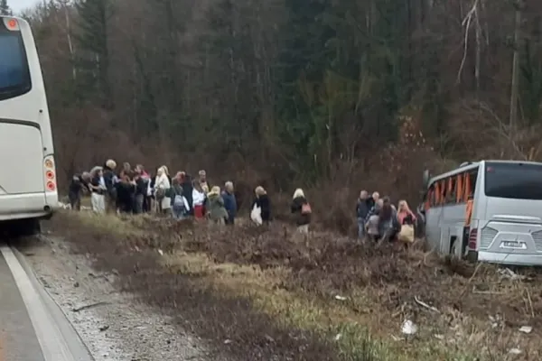 Autocar românesc, implicat într-un accident grav, în Bulgaria: 10 victime, între care doi români - FOTO