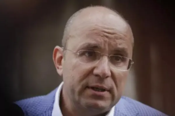 Cine stă în spatele protestelor masive din ultimele zile și cine încearcă să le deturneze în interes propriu. Cozmin Gușă, detalii-bombă din culisele politice