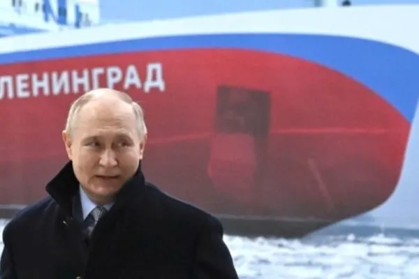 Vladimir Putin pregătește un nou spărgător de gheaţă atomic. Startul lucrărilor a fost dat printr-o ceremonie cu fast