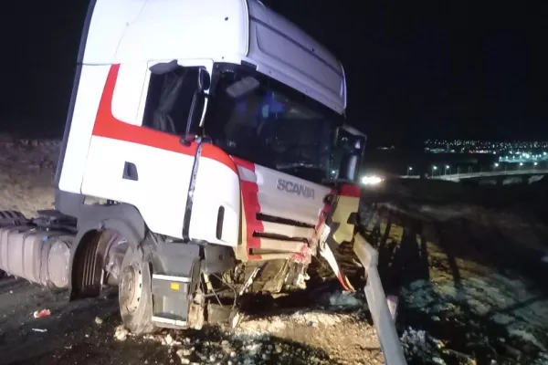TIR din Ucraina, accident în Suceava. Traficul rutier a fost oprit pe ambele sensuri