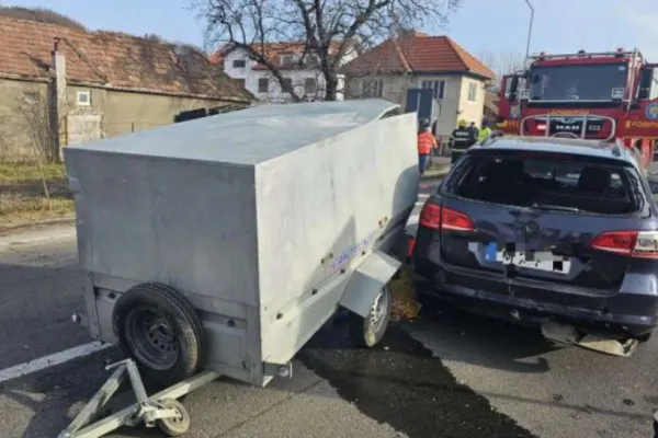Femeie rănit grav în urma coliziunii dintre o autocisternă şi un autoturism. Victima se afla pe trecerea de pietoni