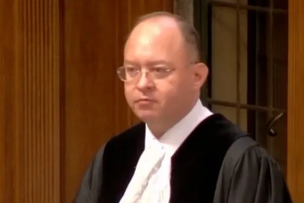 Bogdan Aurescu este OFICIAL judecător al Curţii Internaţionale de Justiţie de la Haga. Fostul ministru a depus jurământul