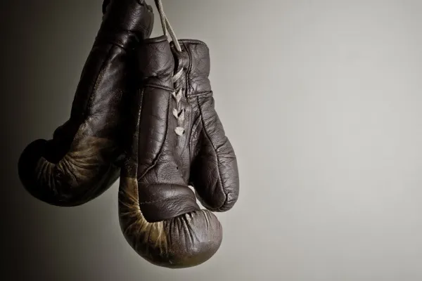 Fost campion național la box, săltat de polițiști din bar: bărbatul, acuzat de șantaj. Cum își teroriza victimele - VIDEO