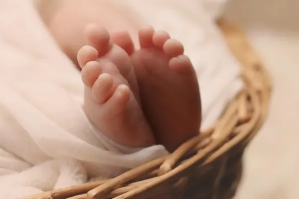 Revoltă a cuplurilor cu probleme de FERTILITATE. Ministrul Muncii, Ilie Bolojan și Nicușor Dan, somați să deblocheze programul de fertilizare
