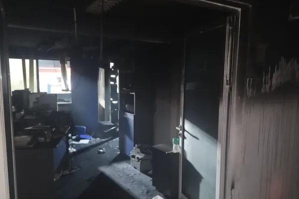 Incendiu la Casa Județeană a Asigurărilor de Sănătate Vaslui. Mai multe documente importante au fost distruse FOTO