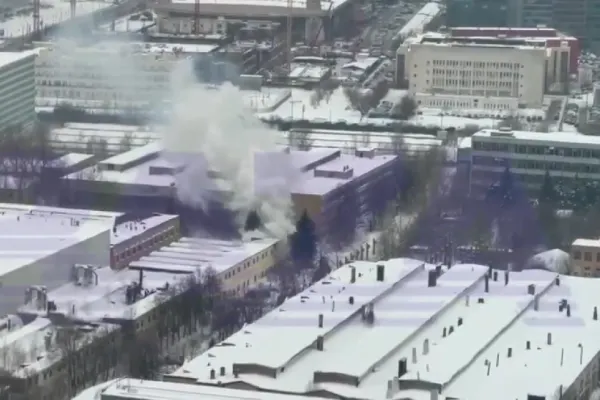 Incendiu la fabrica MIG din Moscova, mobilizare masivă a pompierilor - VIDEO