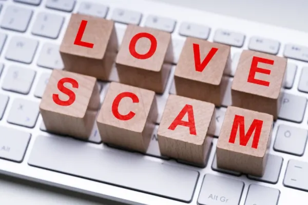 Romantismul, lovit de realitatea cruntă. „Love Scam” - fraudele bazate pe dragoste, ajung la o medie de 14.000 de dolari pe victimă