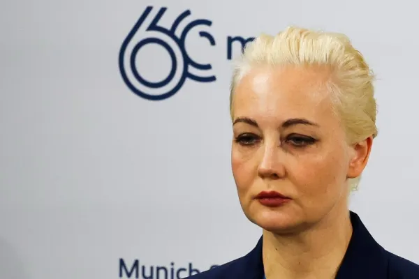 Soția lui Alexei Navalnîi promite că Vladimir Putin va plăti pentru moartea soțului ei