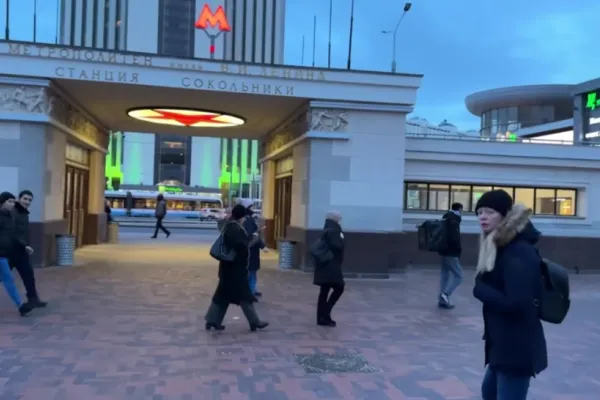 VIDEO cu viața rușilor de rând după doi ani de război și sancțiuni economice. Pâine și circ, ingredientele cu care Putin ține în frâu populația