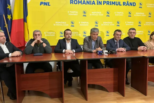 Lovitură pentru AUR Mehedinți. 15 organizații ale partidului s-au mutat la PNL