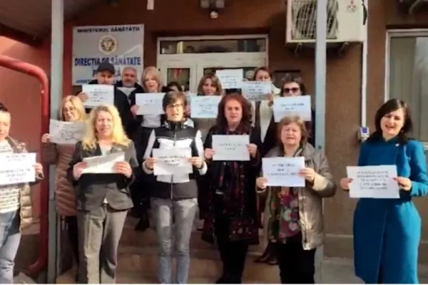 Angajații DSP-urilor NU renunță la proteste! Oamenii sunt, în continuare, nemulțumiți de salarii. Ce le transmite Rafila