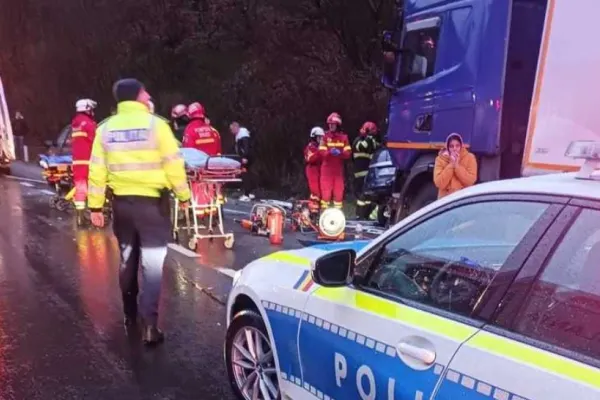 Accident grav pe DN13, în Brașov. Cinci persoane au fost rănite