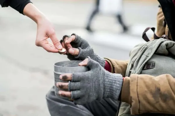 Un polițist olandez a dezvăluit câți bani fac cerșetorii români. ”Lucrează în grupuri. Sunt mai degrabă încăpățânați decât disperați”