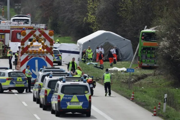 Accident grav în Germania. Cel puțin 5 oameni au murit după ce un autocar s-a răsturnat pe o autostradă
