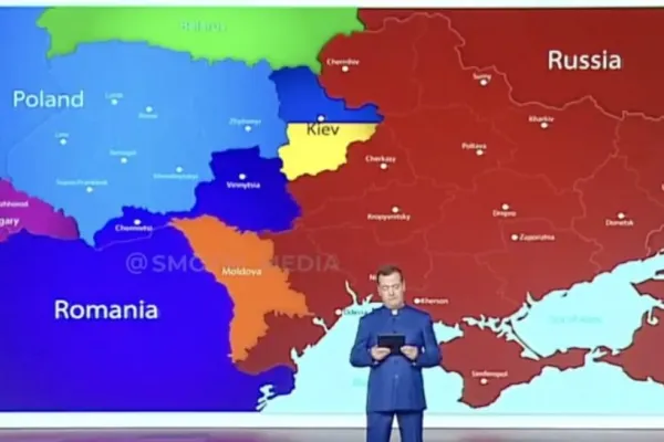 Medvedev a ținut un discurs cu o hartă în spatele său în care România avea teritorii din Ucraina și se învecina cu Rusia