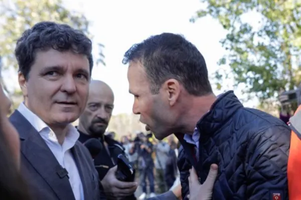 Robert Negoiță a depus plângere împotriva lui Nicușor Dan, la Parchetul General. Scandal cu protestatarul Ceaușescu - VIDEO