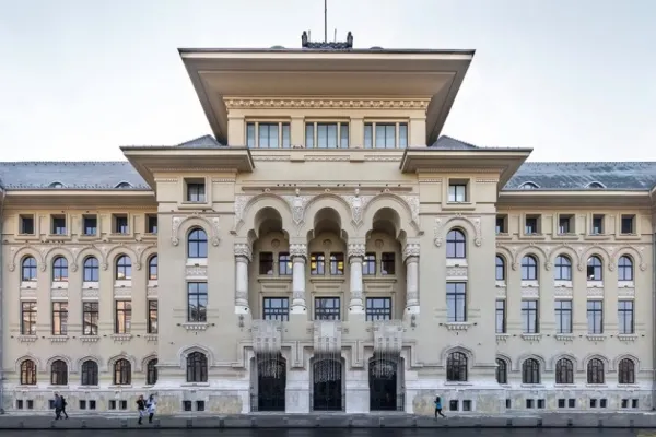 Lupta pentru Primăria Capitalei. SURSE: Liderii Coaliției au DECIS: Medicul Cătălin Cîrstoiu, în luptă cu Nicușor Dan