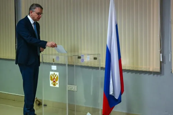 A treia şi ultima zi a alegerilor prezidenţiale din Rusia. Peste 50% din populație a votat. 20 de incidente la secțiile de votare