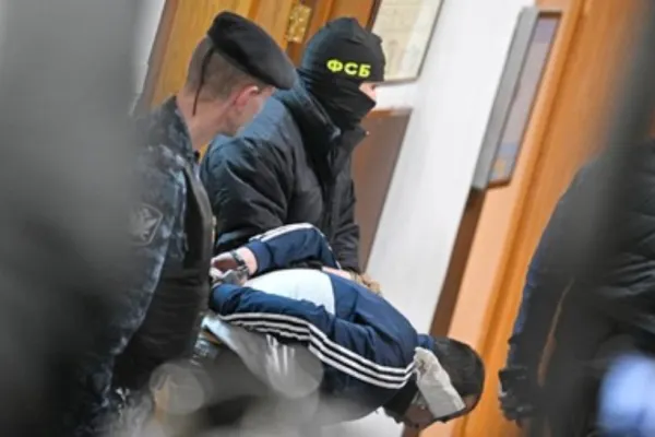 Teroriștii din Rusia, aduși la tribunal bătuți și în agonie. Mărturii șocante despre tortura la care au fost supusi