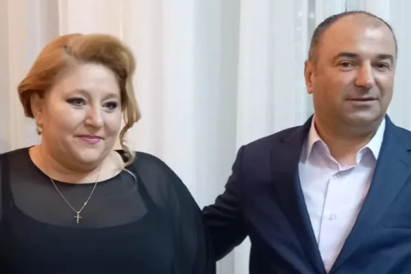 Noua blondă a lui Silvestru Șoșoacă, presupusă amantă, o face praf pe Diana Șoșoacă VIDEO