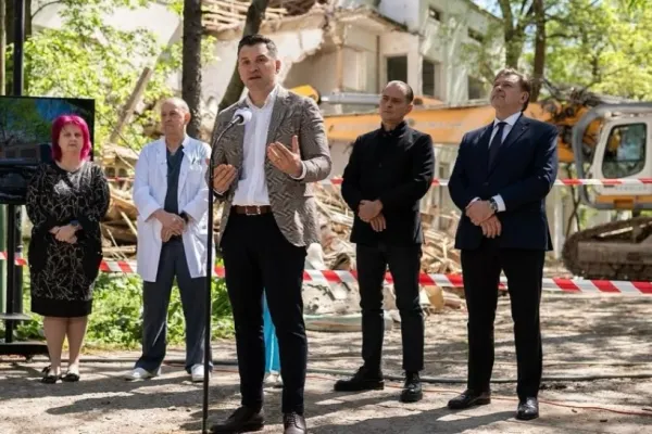 Ionuț Stroe, la inaugurarea lucrărilor la Spitalul "Marius Nasta": Am ajuns aici pentru că suntem membri în Uniunea Europeană