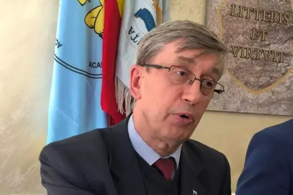 La două zile de la moartea soției, ambasadorul Rusiei, Valeri Kuzmin, pleacă definitiv la Moscova