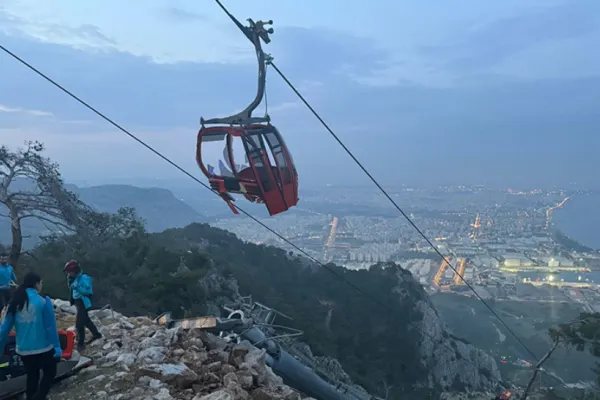 Accident devastator la o telecabină: o persoană a murit și alte 10 au fost grav rănite