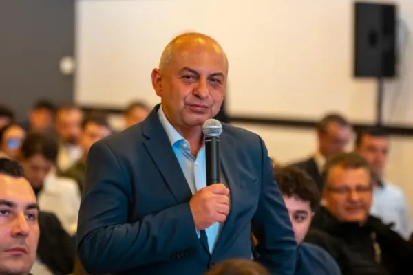 Surse: Medicul Cătălin Cîrstoiu ar fi ajuns la Guvern, la ședința la care i se va decide soarta