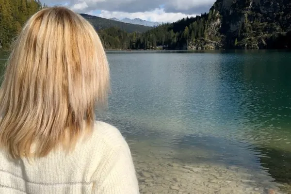 Un român de 15 ani a devenit erou în Italia. Președintele țării l-a premiat după ce i-a salvat viața unei femei