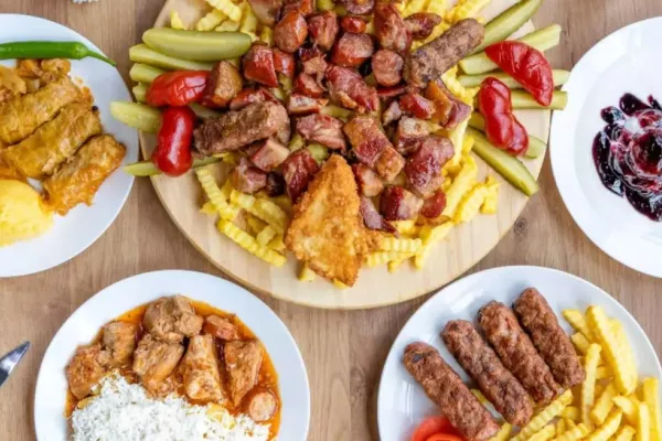 Două alimente consumate zilnic de români s-au dovedit a fi cancerigene