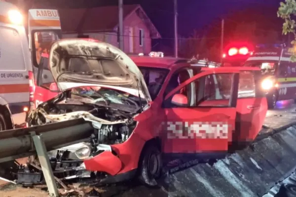 Accident înfiorător, în Teleorman: 3 victime, după ce mașina a fost străpunsă de o balustradă - FOTO