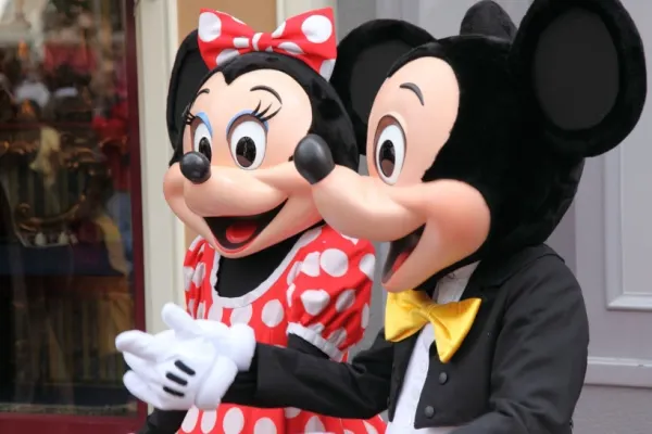 Român costumat în Mickey Mouse, prins la furat în Italia. Ce trucuri folosea pentru a păcăli victimele